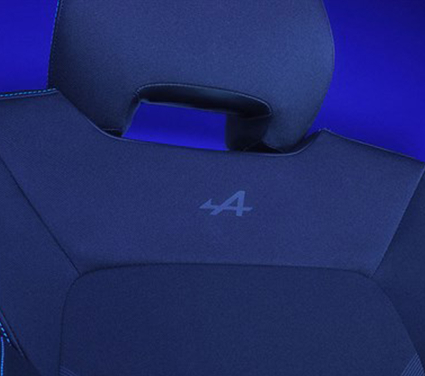 the logo of the seats in renault all new clio hybrid