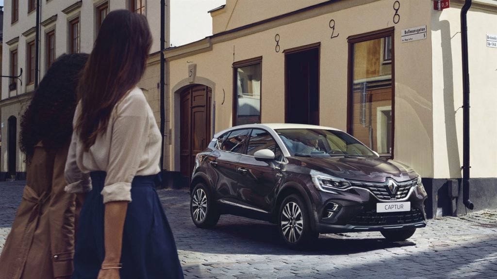 front side of a renault caprtur