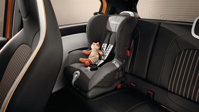 the inside of a renault twingo with a baby sit